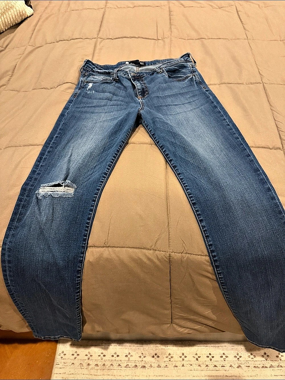 KUT from the Kloth Skinny Jeans in Blue Waist 4